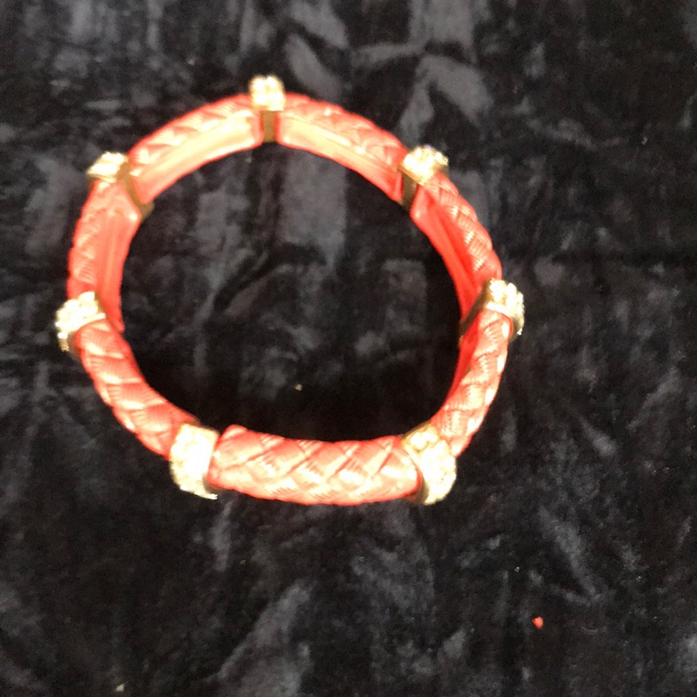 Coral stretch bracelet